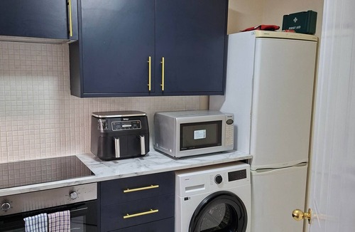 Rugby House | Family-run 5 star accommodation with Consistent Superhosts - home from home