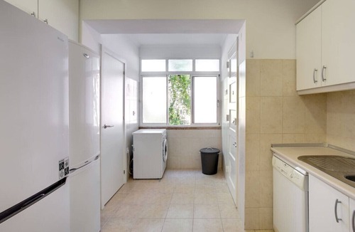 Sao Joao de Deus Apartment | Family Tailor Made Flat in Areeiro