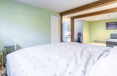Brossard House | Fancy & Quite House close to Downtown