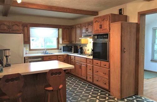 Sauble Beach Cottage | Feel the Space! Beautiful Three Bears' Cottage in Sauble Beach!