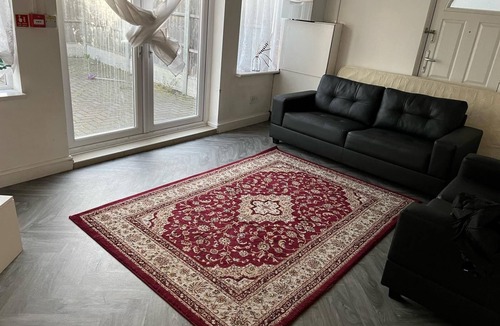 South Hornchurch House | Few min to Rainham station In a nice 4 bedroom house Family sized condo