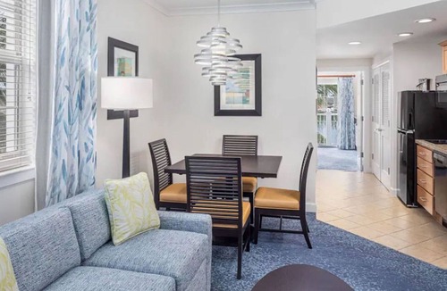 Paradise Island Resort | 𝐅𝐢𝐧𝐝𝐢𝐧𝐠 𝐌𝐞𝐢𝐥𝐢- Ultimate Bahamian Adventure at Harborside Resort! 1BR
