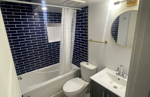 Taghum House | Fisherman Road Retreat: Full house & Suite (Lakeside)