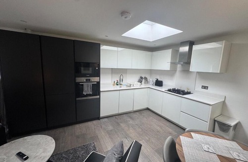 Farnham Common Apartment | Flat 6 Pelican House