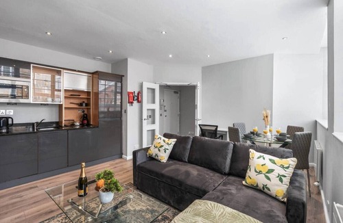 The Cultural Quarter Apartment | Flat in the heart of Brighton, Princes House