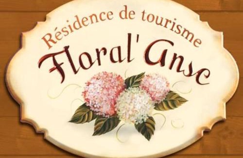L'Anse-Saint-Jean Apartment | Floral'Anse