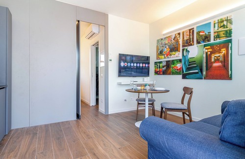 Lissone Apartment | Flower Residence - Appartamento Glicine