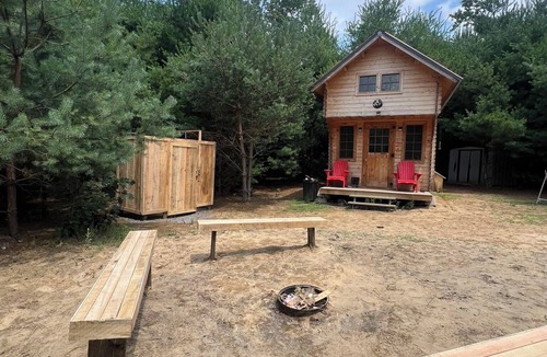 Langton Apartment | Forest Bunkie Trails & Stargazing