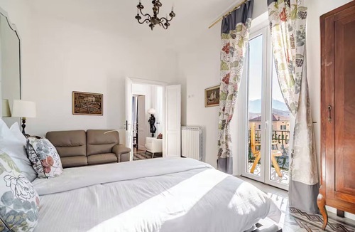 Laveno Apartment | Former palace, picturesque apartment, lake view