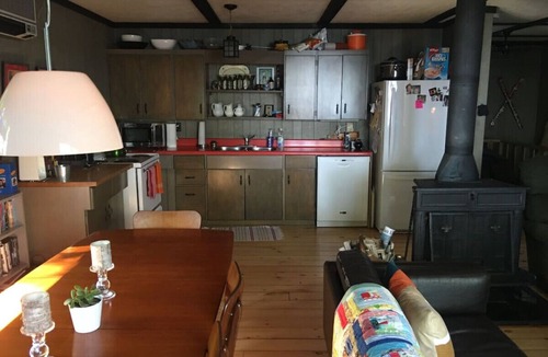 Grey Highlands Cottage | Four Season Waterfront Cottage on Lake Eugenia