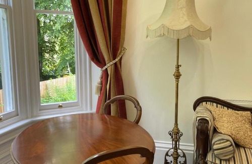 Nottingham Apartment | Foxglove Suite at Elmwood House