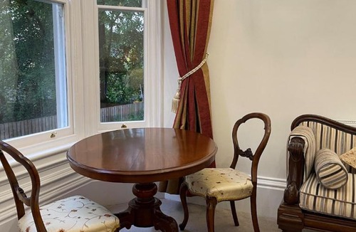 Nottingham Apartment | Foxglove Suite at Elmwood House