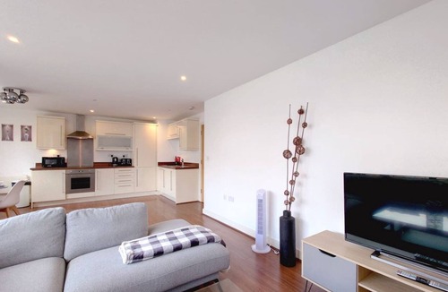 Newham Apartment | Free Parking: Two Bed Apartment in Beckton
