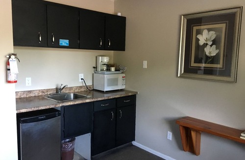 Chemainus Hotel | Fuller Lake Motel
