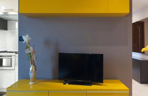 Segnano Apartment | Fulvio Testis, Modern 1 Br Apartment With Balcony By Halldis