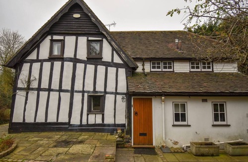 Welwyn House | Gamekeepers Cottage rural, good for isolation walks cycling Near train to London