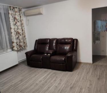 Gara de Nord Apartment | Gara De Nord 3 Rooms Apartment Superb City View