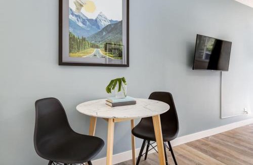 Harvie Heights House | Gateway Suites Single Private Room Near Banff and Canmore
