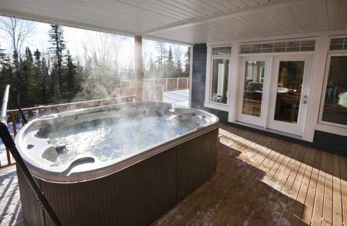Petite-Riviere-Saint-Francois Villa | Give Your Group Affordable Luxury
