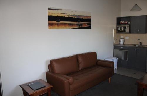 Richmond Hotel | Gladstone Motel