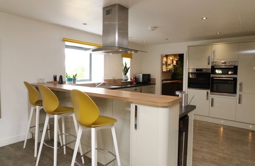 Lincoln House | Glebe Farm 4Br, Sleeps 11, Hot Tub, Pet Friendly