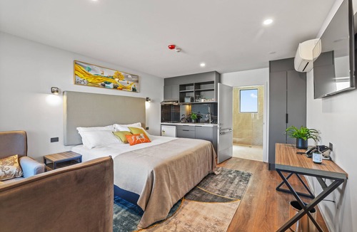 Riccarton Hotel | Golden Hotel