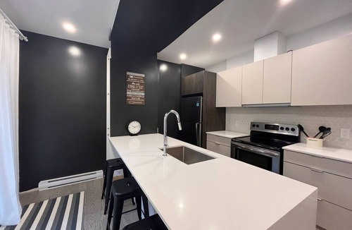 Verdun Apartment | Gorgeous 3bd, Free Street Parking. Pet Friendly