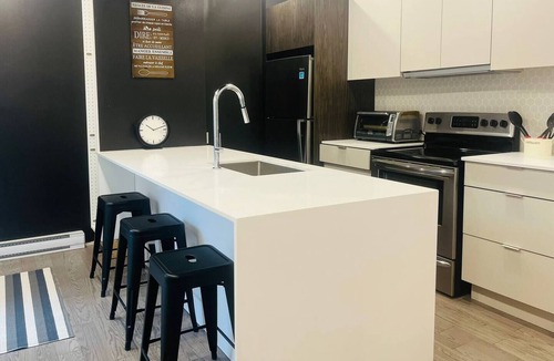 Verdun Apartment | Gorgeous 3bd, Free Street Parking. Pet Friendly