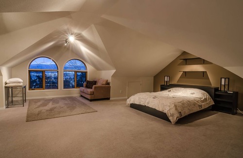 West Kelowna Estates House | Gorgeous spacious home perfect for a winter wonderland family Christmas holiday