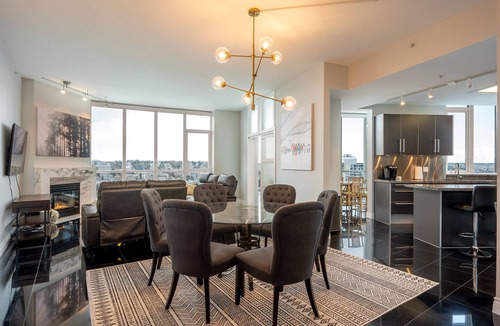 Vancouver Condo | Gorgeous View Luxury Stay