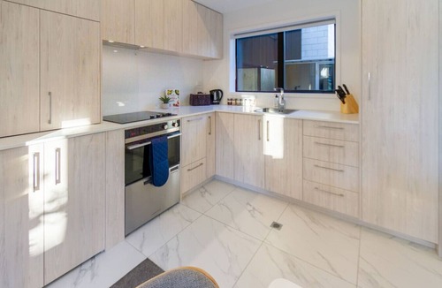 Christchurch City Centre House | Grand 6BR Escape Steps from Christchurch’s Best