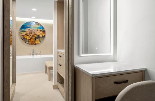 Seven Mile Beach Resort | Grand Cayman Marriott Resort