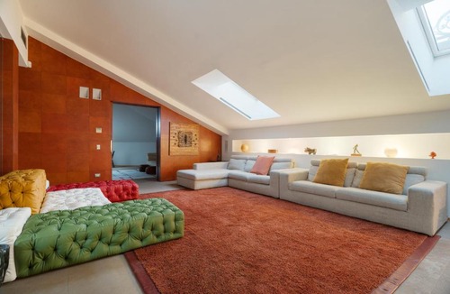 Porta Lodovica Apartment | GuestHost - 500sqm luxury with Spa, Gym, Terrace, Game Room & Garage