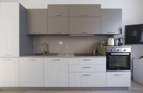 Navigli Apartment | GuestHost - NEW! Bright APT with balcony! With WIFI & A/C!