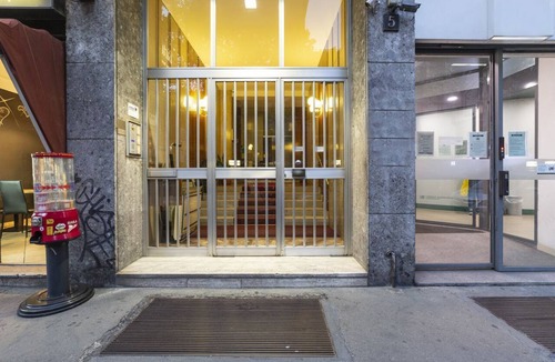 Navigli Apartment | GuestHost - NEW! Bright APT with balcony! With WIFI & A/C!