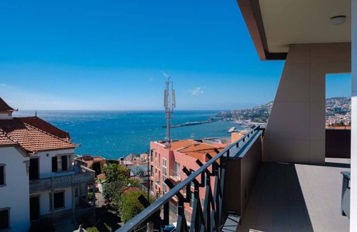 Santa Maria Maior Apartment | GuestReady - Funchal Sunny Retreat