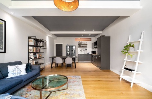 Cazenove Apartment | GuestReady - Modern Comfort in Stoke Newington