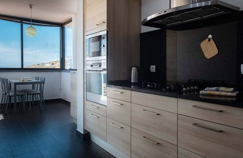 Canico Apartment | GuestReady - Sea-View Stay