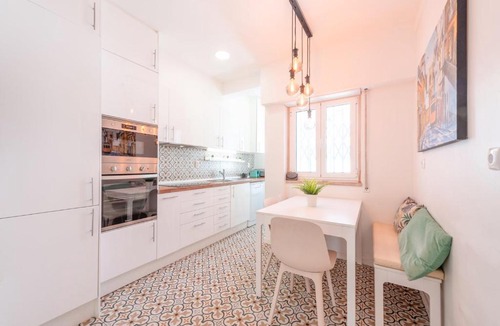 Sao Jorge de Arroios Apartment | GuestReady - Vibrant 2BR Apartment