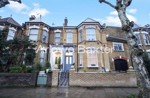 Clapton House | Hackney Suites - Double En-suite Room (F3)