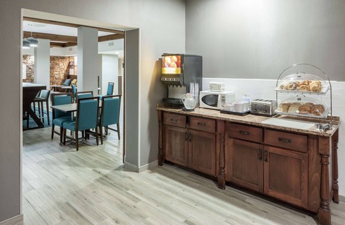 Waters Park Hotel | Hampton Inn Austin NW near The Domain