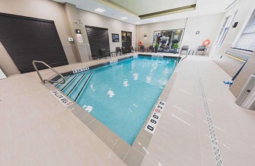 Bolton Hotel | Hampton Inn & Suites by Hilton Bolton