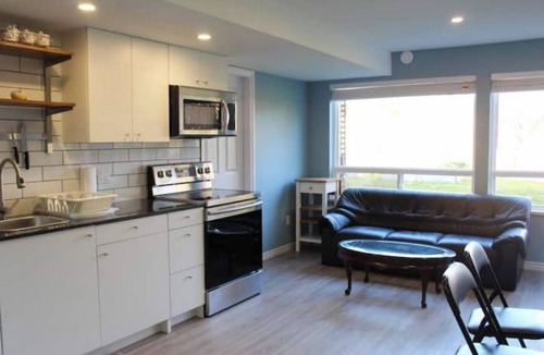 West Porpoise Bay Apartment | Harmony B&B: Cozy and Chic 3-bdm Suite with Tatami