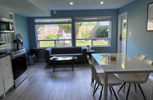 West Porpoise Bay Apartment | Harmony B&B: Cozy and Chic 3-bdm Suite with Tatami