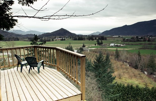 Kent House | Harrison Hot Springs: Vacation Rentals in South Garden