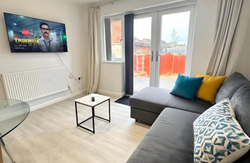 Kidlington Apartment | Hazel 1BR Flat, Near Oxford, Parking, WiFi, Ground floor