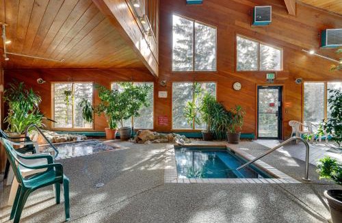Wildernest House | Heated Pool Access + Near Skiing: Colorado Retreat