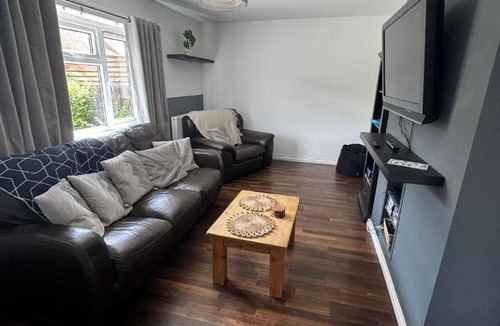 Loughborough House | Hermitage Plus, 3 x Bed Entire House in Loughborough