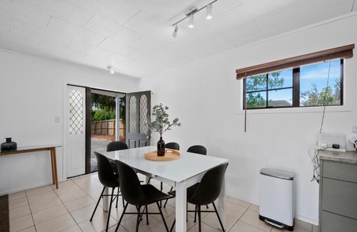 Richmond Heights House | Hideaway on Hyde - Taupo Holiday Home