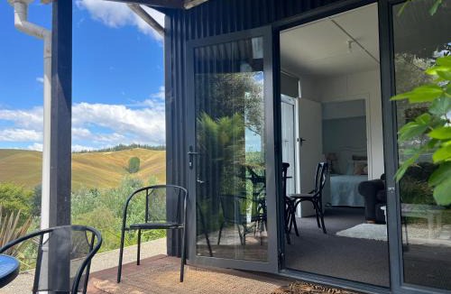 Ngatimoti Apartment | High Haven Cottage in the Orinoco Valley